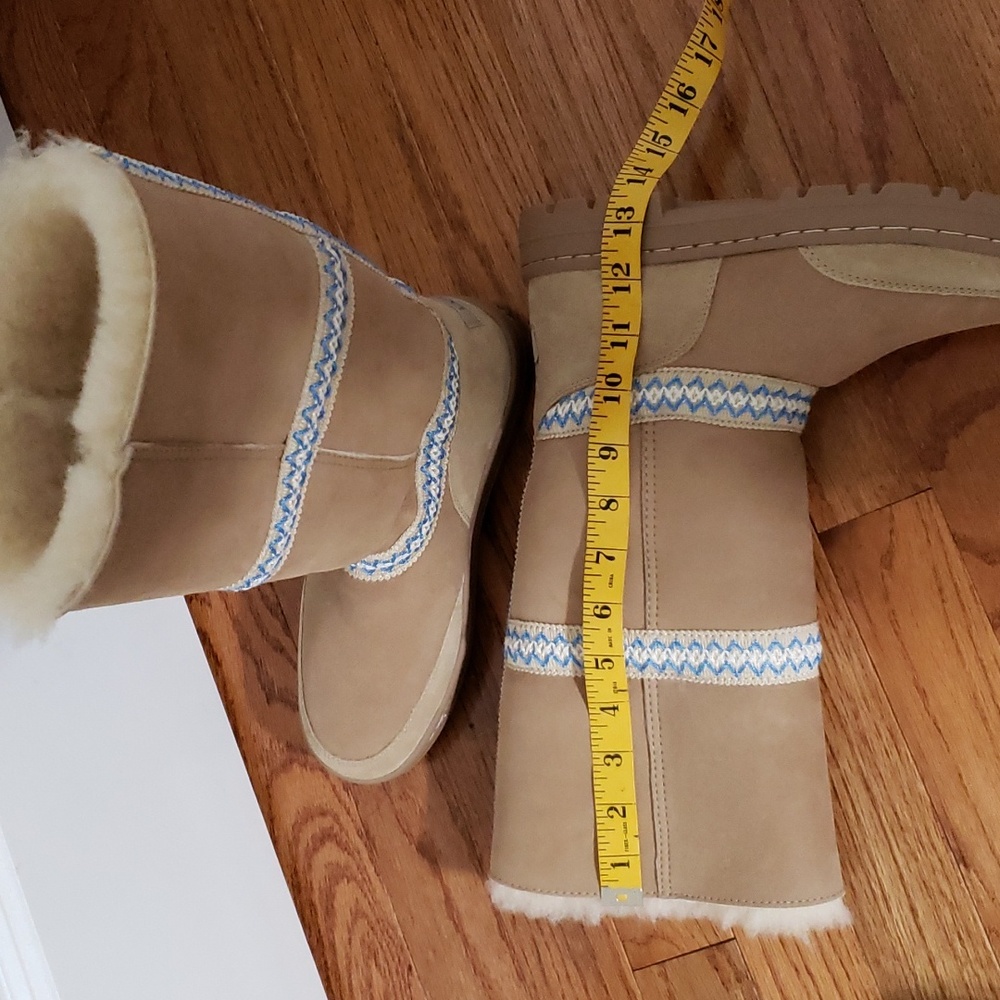 Boots - Picture 4 of 4